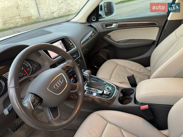 Білий Ауді Ку 5, об'ємом двигуна 2 л та пробігом 173 тис. км за 15700 $, фото 7 на Automoto.ua