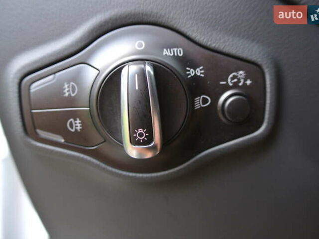 Белый Ауди Ку 5, объемом двигателя 1.98 л и пробегом 146 тыс. км за 17900 $, фото 49 на Automoto.ua