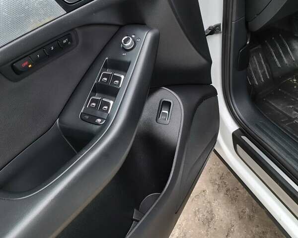 Белый Ауди Ку 5, объемом двигателя 2 л и пробегом 150 тыс. км за 17425 $, фото 15 на Automoto.ua