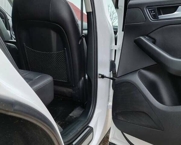 Белый Ауди Ку 5, объемом двигателя 2 л и пробегом 150 тыс. км за 17425 $, фото 19 на Automoto.ua