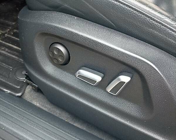 Белый Ауди Ку 5, объемом двигателя 2 л и пробегом 150 тыс. км за 17425 $, фото 10 на Automoto.ua