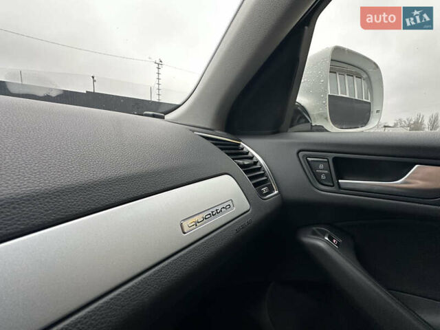 Белый Ауди Ку 5, объемом двигателя 2 л и пробегом 130 тыс. км за 17500 $, фото 48 на Automoto.ua