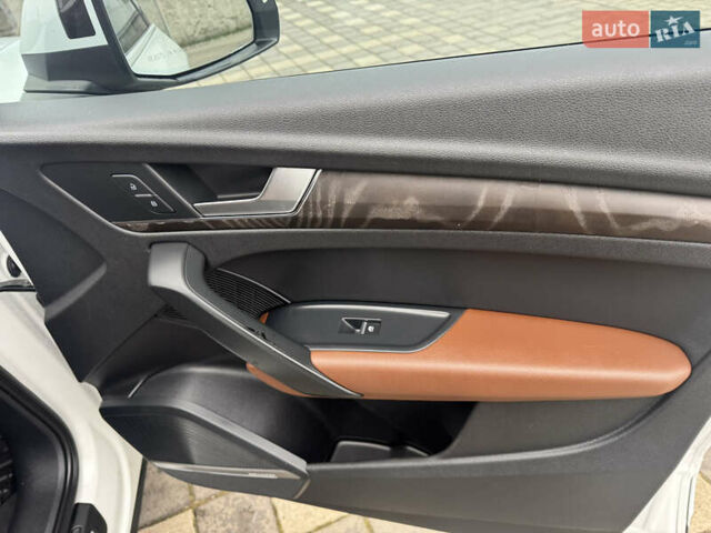 Білий Ауді Ку 5, об'ємом двигуна 2 л та пробігом 185 тис. км за 20990 $, фото 43 на Automoto.ua