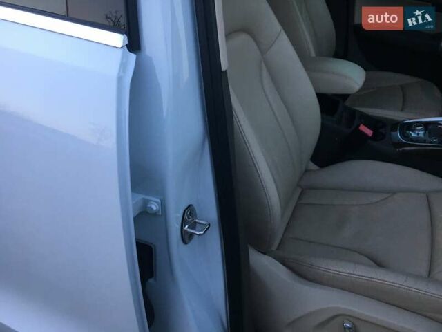 Белый Ауди Ку 5, объемом двигателя 2 л и пробегом 174 тыс. км за 15300 $, фото 24 на Automoto.ua