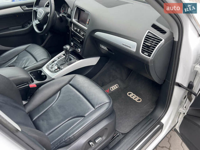 Белый Ауди Ку 5, объемом двигателя 1.98 л и пробегом 144 тыс. км за 15490 $, фото 29 на Automoto.ua