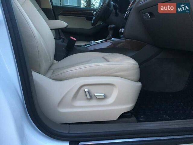 Белый Ауди Ку 5, объемом двигателя 2 л и пробегом 174 тыс. км за 15300 $, фото 25 на Automoto.ua