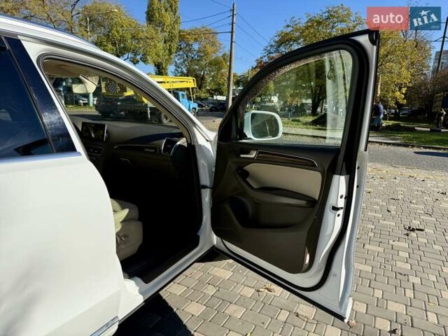 Білий Ауді Ку 5, об'ємом двигуна 1.98 л та пробігом 191 тис. км за 17800 $, фото 46 на Automoto.ua