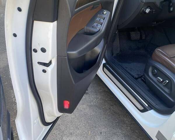 Білий Ауді Ку 5, об'ємом двигуна 1.98 л та пробігом 98 тис. км за 22700 $, фото 16 на Automoto.ua