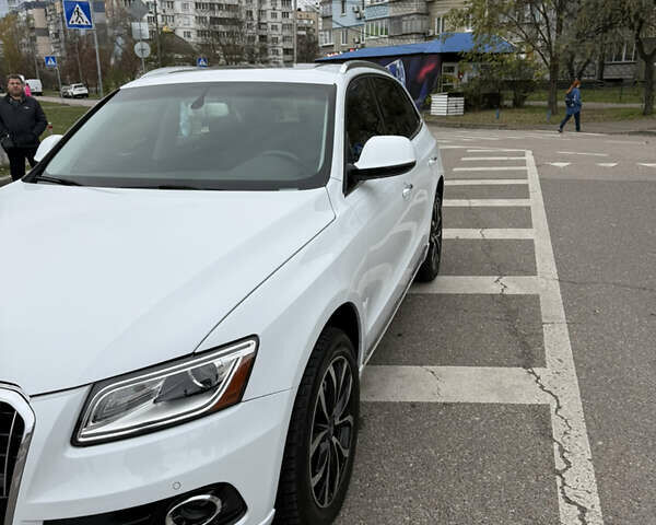 Белый Ауди Ку 5, объемом двигателя 1.98 л и пробегом 141 тыс. км за 17500 $, фото 27 на Automoto.ua