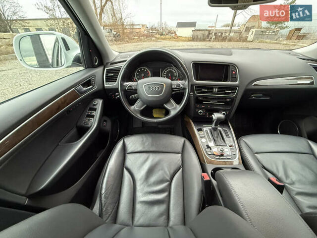 Білий Ауді Ку 5, об'ємом двигуна 2 л та пробігом 137 тис. км за 16850 $, фото 45 на Automoto.ua