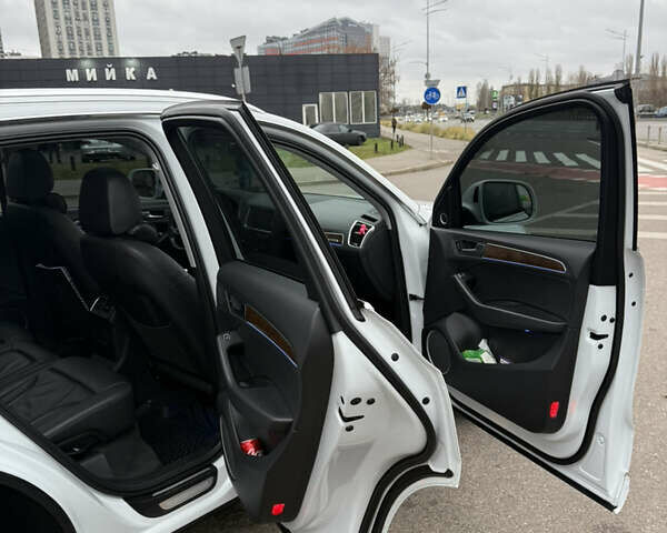 Белый Ауди Ку 5, объемом двигателя 1.98 л и пробегом 141 тыс. км за 17500 $, фото 6 на Automoto.ua