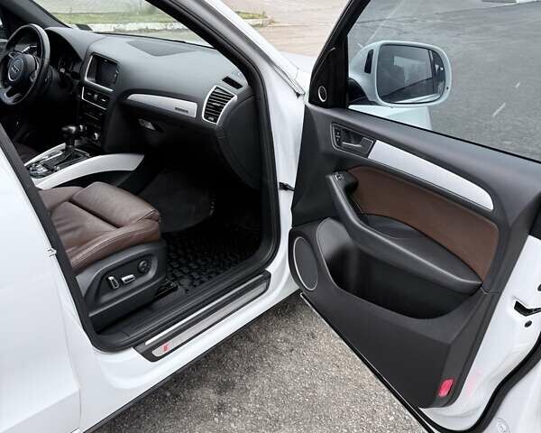 Белый Ауди Ку 5, объемом двигателя 1.98 л и пробегом 171 тыс. км за 17900 $, фото 26 на Automoto.ua