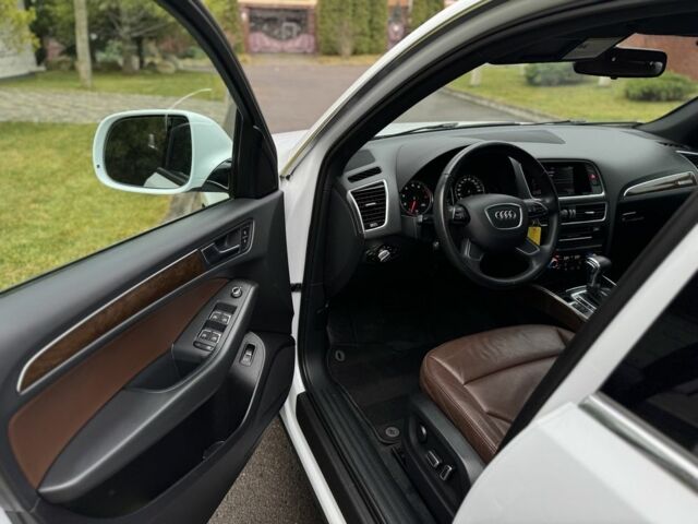 Білий Ауді Ку 5, об'ємом двигуна 2 л та пробігом 169 тис. км за 14800 $, фото 16 на Automoto.ua