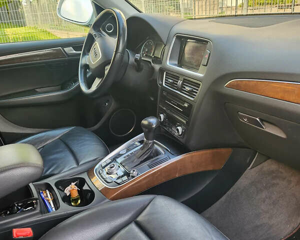 Белый Ауди Ку 5, объемом двигателя 1.98 л и пробегом 136 тыс. км за 16000 $, фото 6 на Automoto.ua