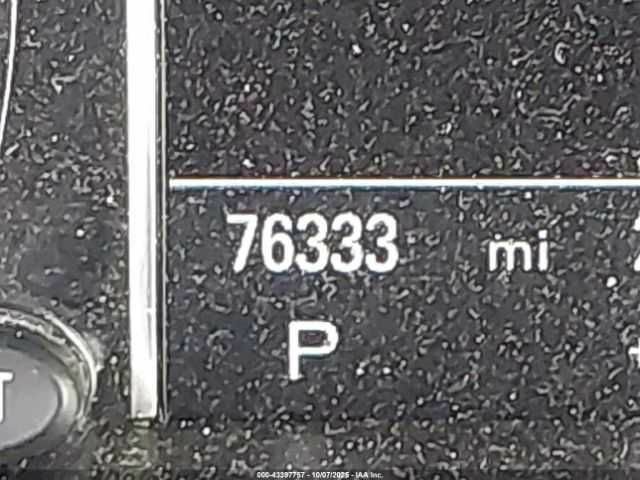 Белый Ауди Ку 5, объемом двигателя 2 л и пробегом 76 тыс. км за 4000 $, фото 14 на Automoto.ua