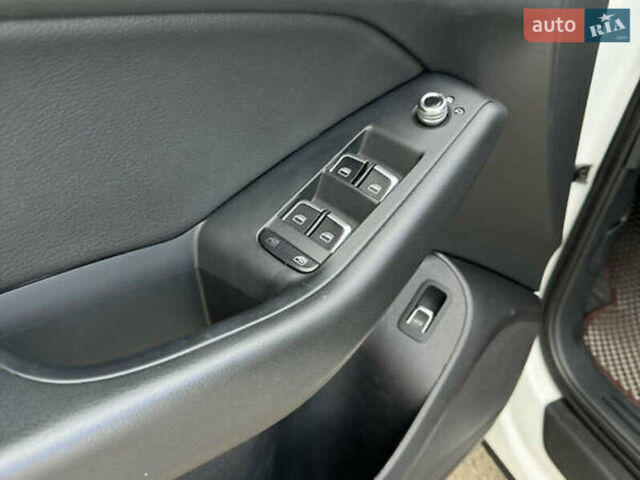 Белый Ауди Ку 5, объемом двигателя 1.98 л и пробегом 152 тыс. км за 15300 $, фото 10 на Automoto.ua