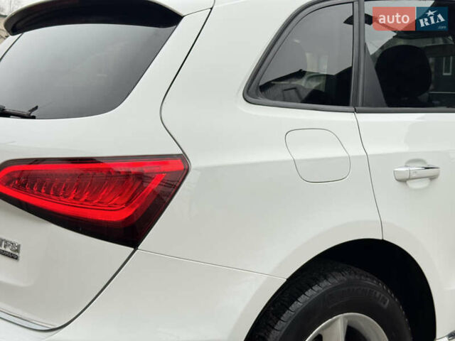 Белый Ауди Ку 5, объемом двигателя 2 л и пробегом 129 тыс. км за 15450 $, фото 35 на Automoto.ua