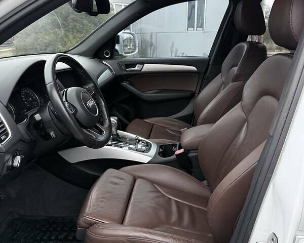 Белый Ауди Ку 5, объемом двигателя 1.98 л и пробегом 171 тыс. км за 17900 $, фото 18 на Automoto.ua