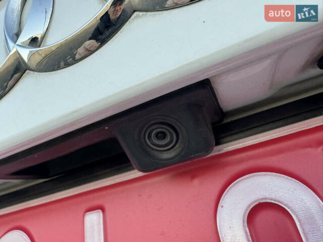 Білий Ауді Ку 5, об'ємом двигуна 2 л та пробігом 173 тис. км за 15700 $, фото 38 на Automoto.ua