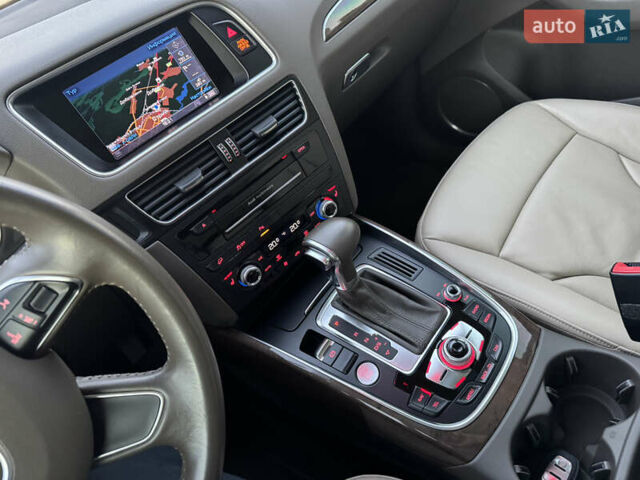 Білий Ауді Ку 5, об'ємом двигуна 2 л та пробігом 173 тис. км за 15700 $, фото 62 на Automoto.ua