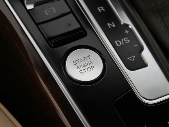 Білий Ауді Ку 5, об'ємом двигуна 2 л та пробігом 150 тис. км за 16900 $, фото 20 на Automoto.ua