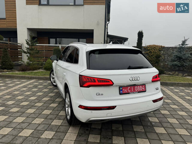 Білий Ауді Ку 5, об'ємом двигуна 2 л та пробігом 185 тис. км за 20990 $, фото 33 на Automoto.ua