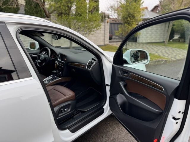 Білий Ауді Ку 5, об'ємом двигуна 2 л та пробігом 169 тис. км за 14800 $, фото 12 на Automoto.ua