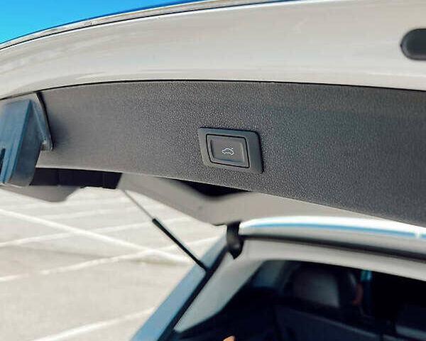 Белый Ауди Ку 5, объемом двигателя 1.98 л и пробегом 156 тыс. км за 14100 $, фото 9 на Automoto.ua