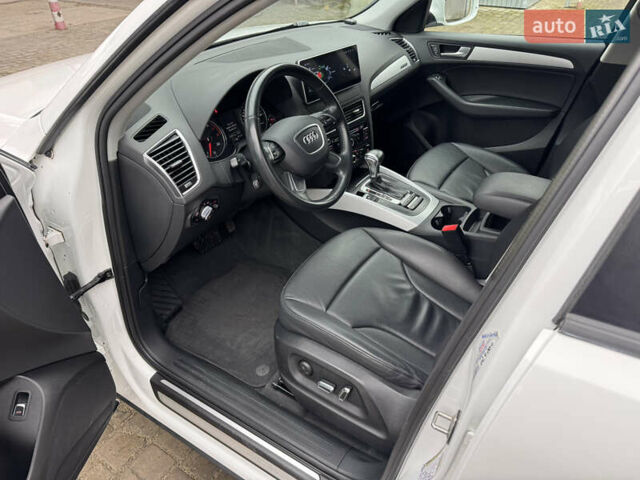 Белый Ауди Ку 5, объемом двигателя 2 л и пробегом 129 тыс. км за 15450 $, фото 43 на Automoto.ua