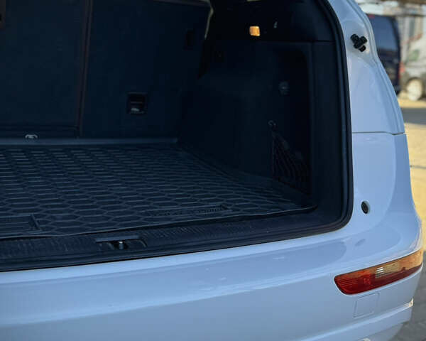 Белый Ауди Ку 5, объемом двигателя 1.98 л и пробегом 108 тыс. км за 19500 $, фото 26 на Automoto.ua