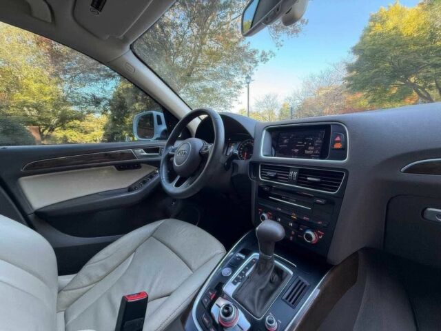 Белый Ауди Ку 5, объемом двигателя 3 л и пробегом 80 тыс. км за 10700 $, фото 6 на Automoto.ua