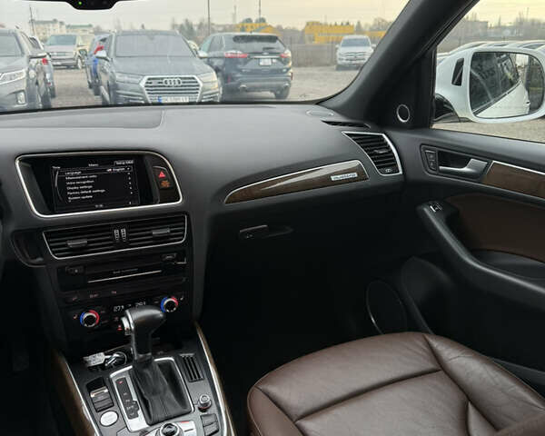 Белый Ауди Ку 5, объемом двигателя 2 л и пробегом 175 тыс. км за 16288 $, фото 7 на Automoto.ua