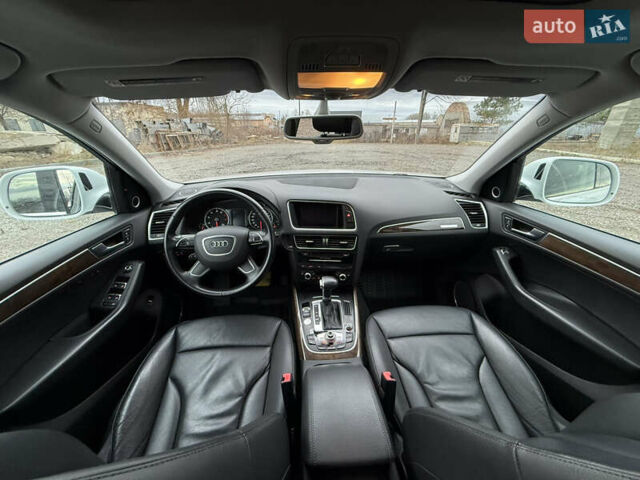 Білий Ауді Ку 5, об'ємом двигуна 2 л та пробігом 137 тис. км за 16850 $, фото 44 на Automoto.ua