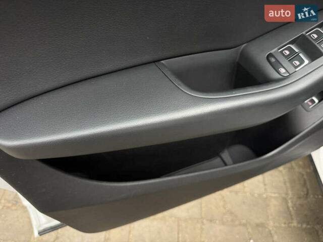 Белый Ауди Ку 5, объемом двигателя 2 л и пробегом 129 тыс. км за 15450 $, фото 41 на Automoto.ua