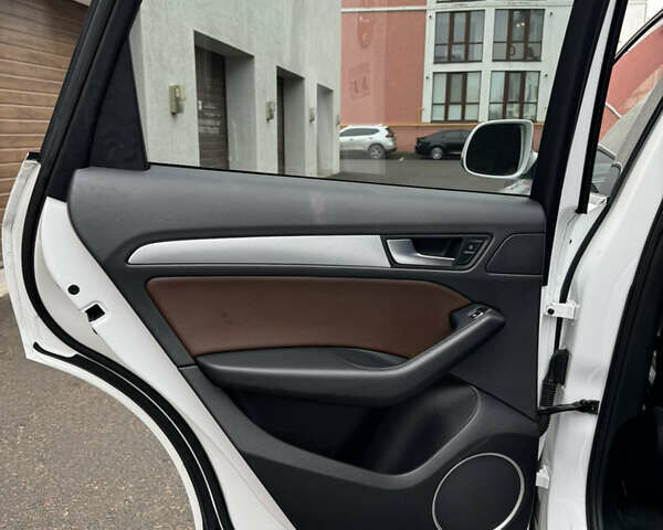 Белый Ауди Ку 5, объемом двигателя 2 л и пробегом 126 тыс. км за 19900 $, фото 28 на Automoto.ua