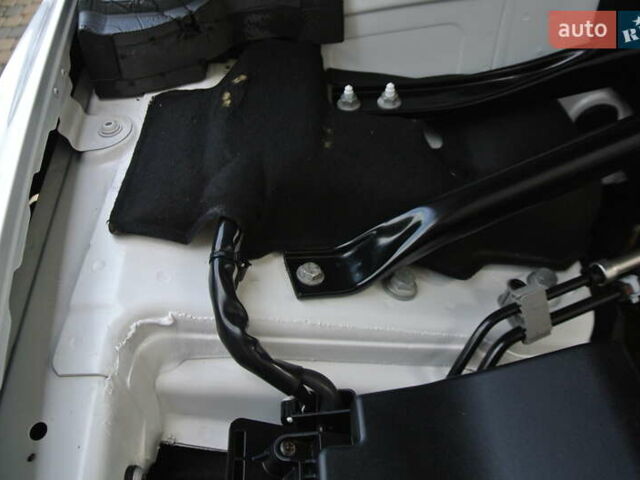 Белый Ауди Ку 5, объемом двигателя 1.98 л и пробегом 146 тыс. км за 17900 $, фото 55 на Automoto.ua