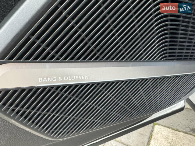 Білий Ауді Ку 5, об'ємом двигуна 2 л та пробігом 185 тис. км за 20990 $, фото 21 на Automoto.ua