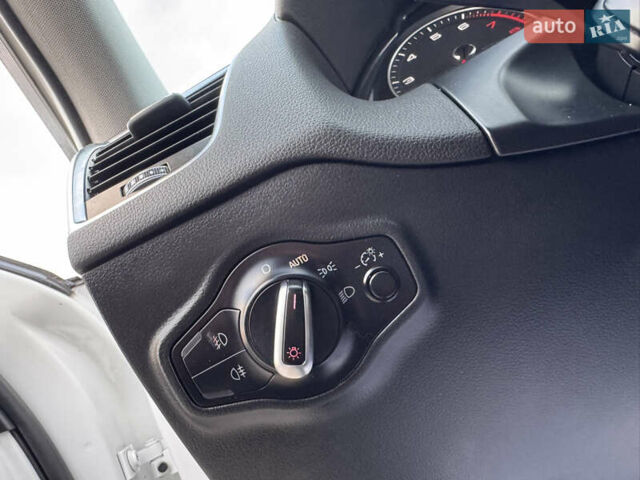 Белый Ауди Ку 5, объемом двигателя 2 л и пробегом 167 тыс. км за 16499 $, фото 50 на Automoto.ua