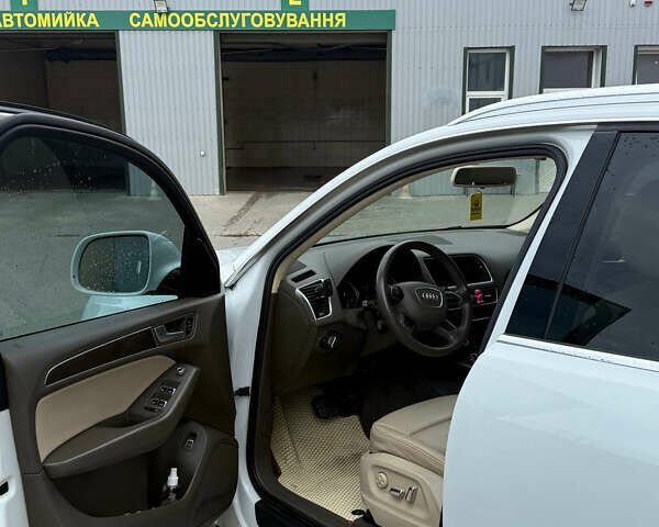 Белый Ауди Ку 5, объемом двигателя 1.98 л и пробегом 180 тыс. км за 18000 $, фото 6 на Automoto.ua