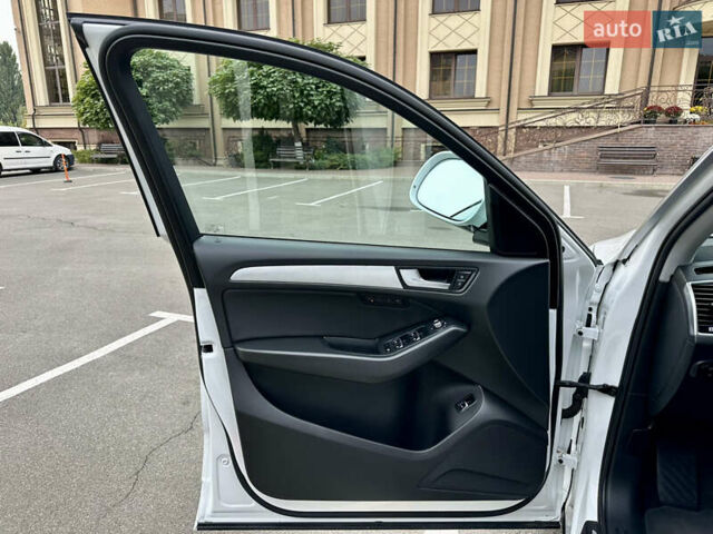 Белый Ауди Ку 5, объемом двигателя 1.98 л и пробегом 162 тыс. км за 16999 $, фото 28 на Automoto.ua