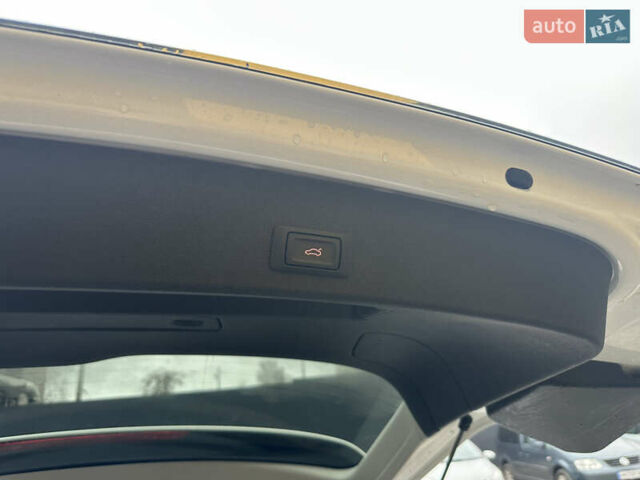 Белый Ауди Ку 5, объемом двигателя 2 л и пробегом 130 тыс. км за 17500 $, фото 38 на Automoto.ua