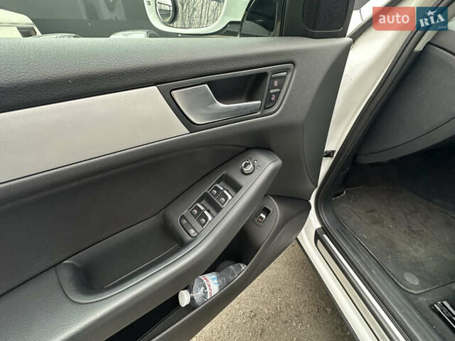 Белый Ауди Ку 5, объемом двигателя 2 л и пробегом 130 тыс. км за 17500 $, фото 35 на Automoto.ua