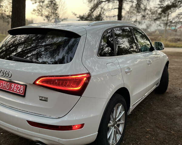 Белый Ауди Ку 5, объемом двигателя 2 л и пробегом 174 тыс. км за 16599 $, фото 4 на Automoto.ua