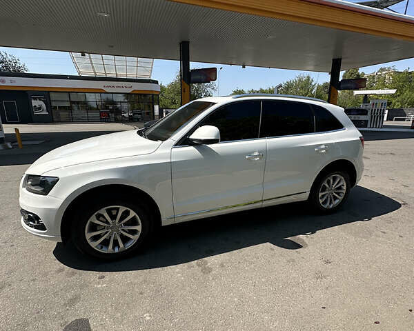 Белый Ауди Ку 5, объемом двигателя 1.98 л и пробегом 260 тыс. км за 15500 $, фото 15 на Automoto.ua