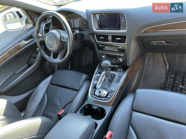 Білий Ауді Ку 5, об'ємом двигуна 2 л та пробігом 171 тис. км за 23000 $, фото 6 на Automoto.ua