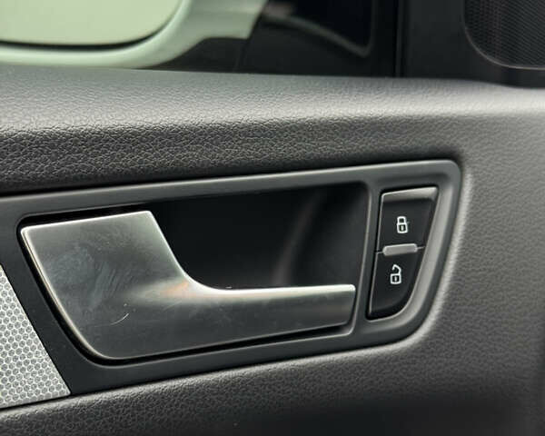 Белый Ауди Ку 5, объемом двигателя 1.98 л и пробегом 79 тыс. км за 16500 $, фото 19 на Automoto.ua