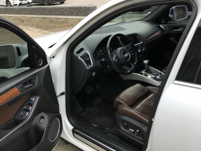 Білий Ауді Ку 5, об'ємом двигуна 2 л та пробігом 176 тис. км за 19350 $, фото 7 на Automoto.ua