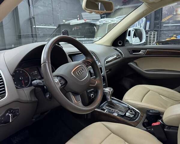 Белый Ауди Ку 5, объемом двигателя 1.98 л и пробегом 132 тыс. км за 16000 $, фото 4 на Automoto.ua