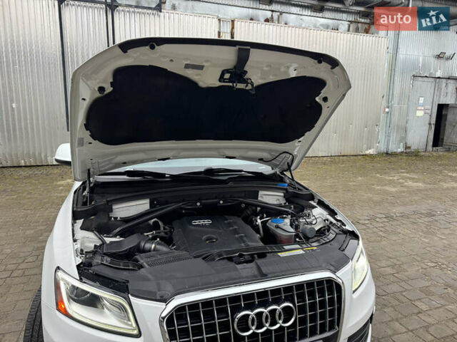 Белый Ауди Ку 5, объемом двигателя 2 л и пробегом 129 тыс. км за 15450 $, фото 65 на Automoto.ua