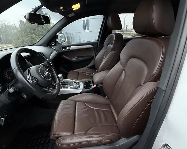 Белый Ауди Ку 5, объемом двигателя 1.98 л и пробегом 171 тыс. км за 17900 $, фото 19 на Automoto.ua